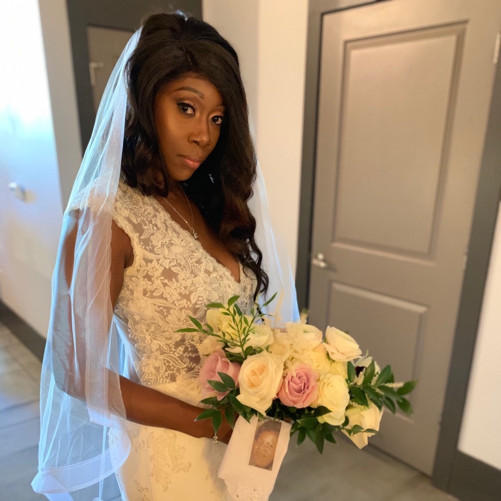 Pantora wedding dress and veil